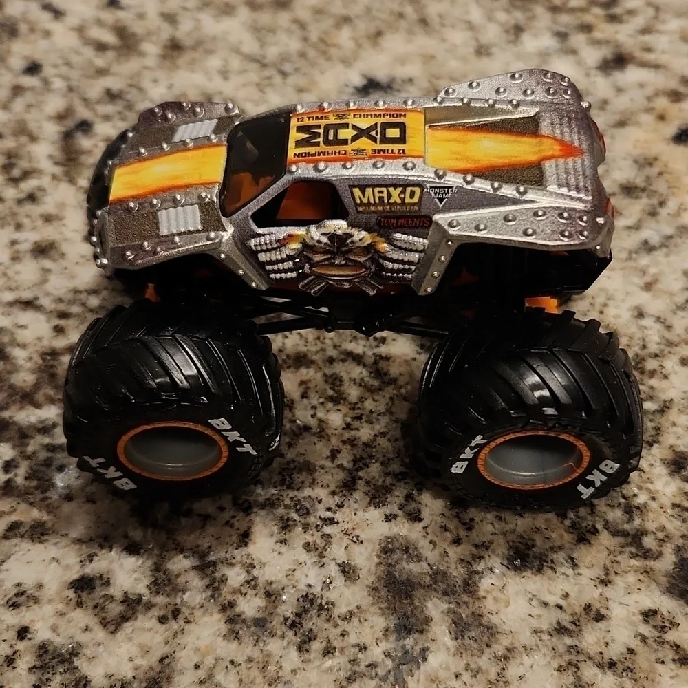 Spin Master Mad Max silver Die Cast Monster Truck 1:64 scale